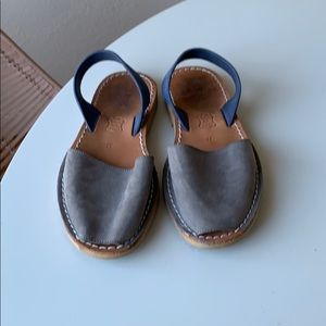 CalaXini Sandals - 37
